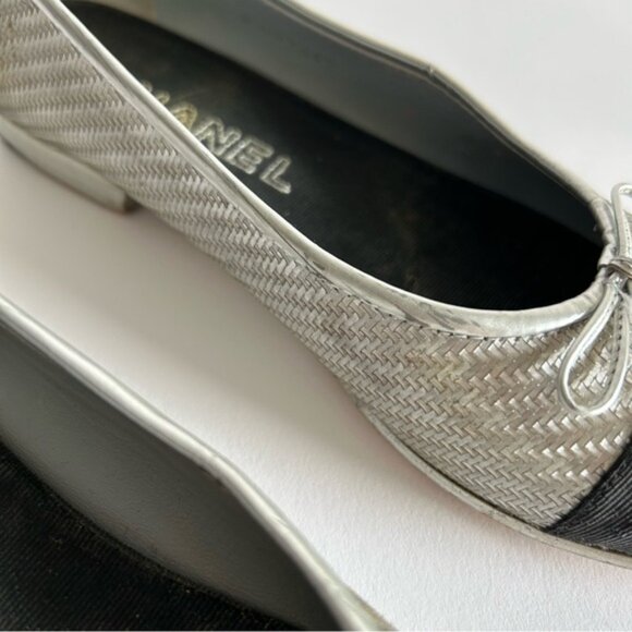 CHANEL CC CAP TOE DIAGONAL QUILTED SILVER BALLET FLATS SZ 39 - Picture 10 of 15